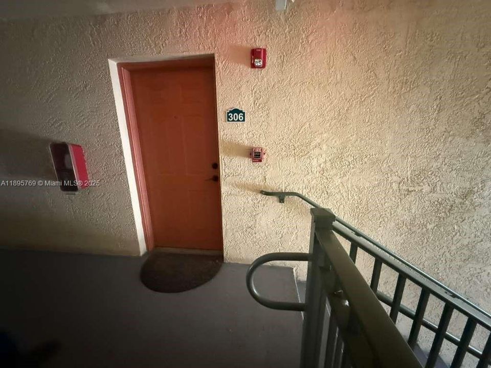 Недавно арендовано: $1,900 (1 спален, 1 ванн, 800 Квадратных фут)