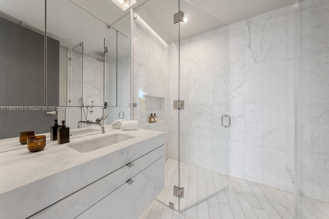 待售: $3,925,000 (3 贝兹, 3 浴室, 2691 平方英尺)