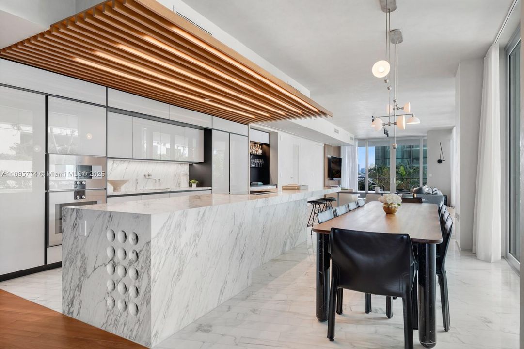 待售: $3,925,000 (3 贝兹, 3 浴室, 2691 平方英尺)