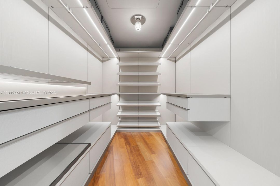 待售: $3,925,000 (3 贝兹, 3 浴室, 2691 平方英尺)