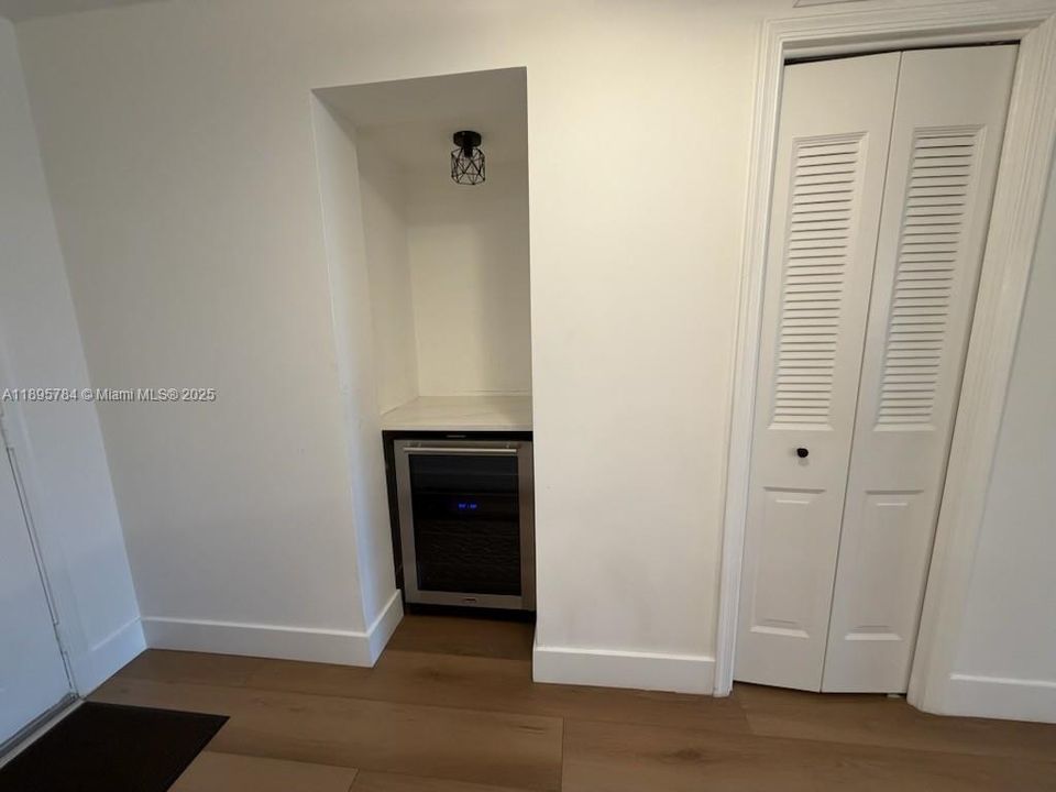 For Sale: $340,000 (2 beds, 2 baths, 1421 Square Feet)