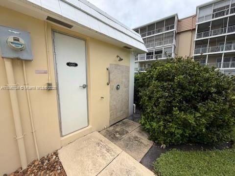 For Sale: $340,000 (2 beds, 2 baths, 1421 Square Feet)