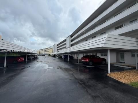 For Sale: $340,000 (2 beds, 2 baths, 1421 Square Feet)