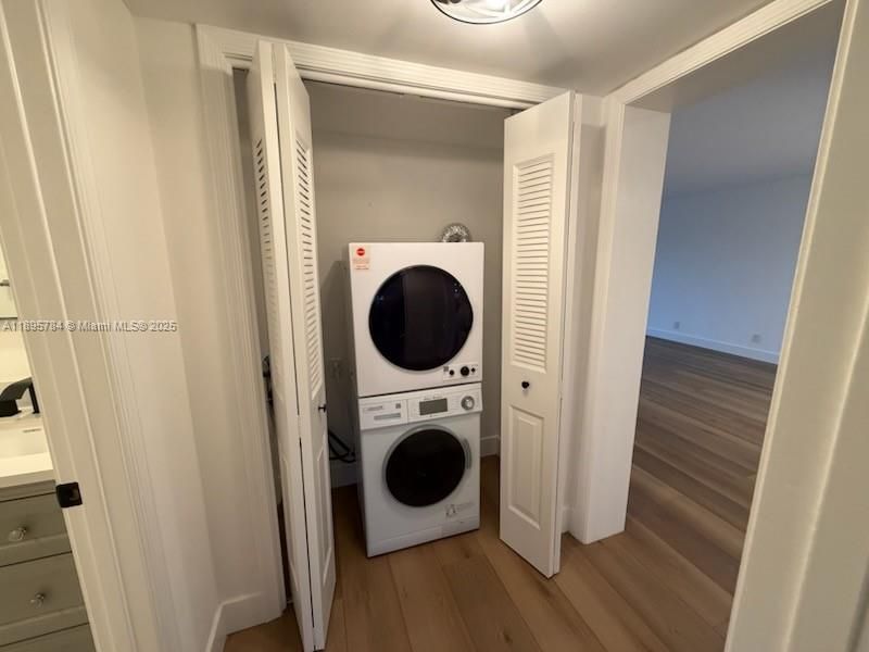 For Sale: $340,000 (2 beds, 2 baths, 1421 Square Feet)