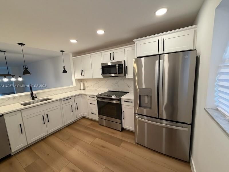 For Sale: $340,000 (2 beds, 2 baths, 1421 Square Feet)