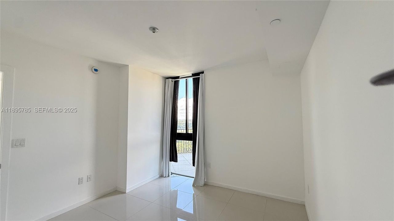 待售: $400,000 (1 贝兹, 1 浴室, 769 平方英尺)