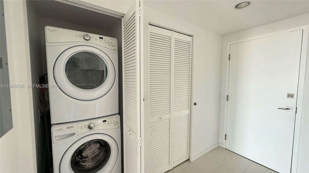 待售: $400,000 (1 贝兹, 1 浴室, 769 平方英尺)