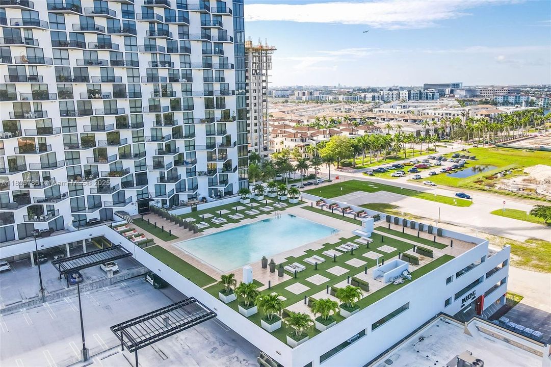 Под контрактом: $2,600 (1 спален, 1 ванн, 688 Квадратных фут)