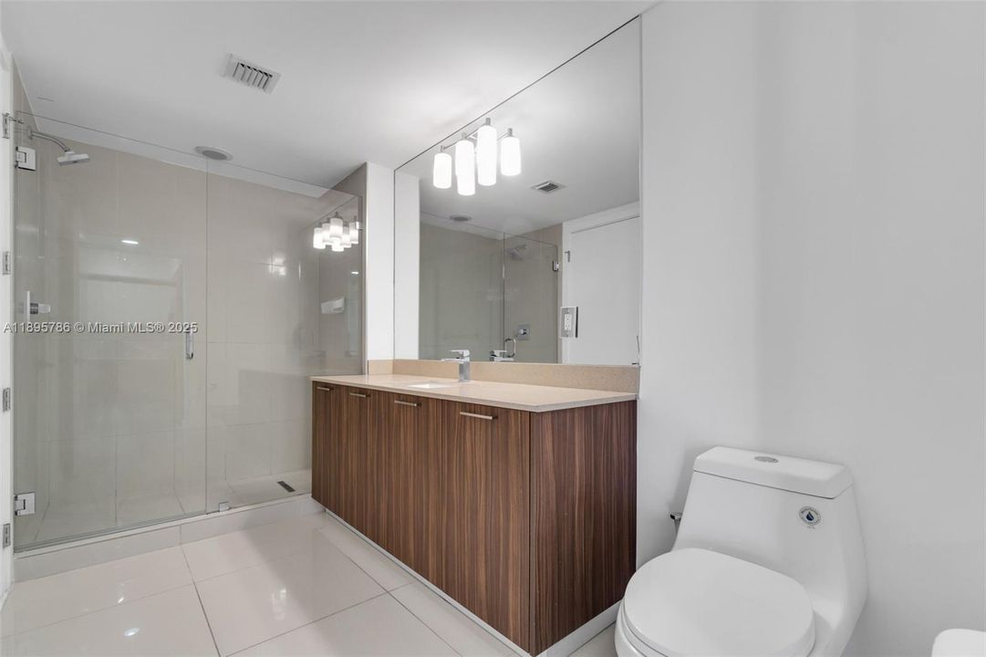 Под контрактом: $2,600 (1 спален, 1 ванн, 688 Квадратных фут)