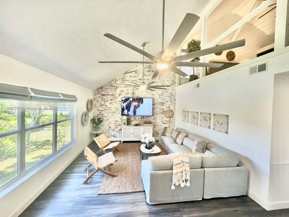 For Rent: $4,500 (3 beds, 2 baths, 1876 Square Feet)