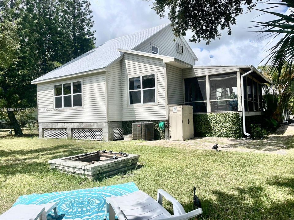 For Rent: $4,500 (3 beds, 2 baths, 1876 Square Feet)