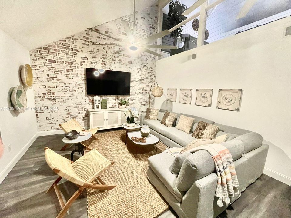 For Rent: $4,500 (3 beds, 2 baths, 1876 Square Feet)