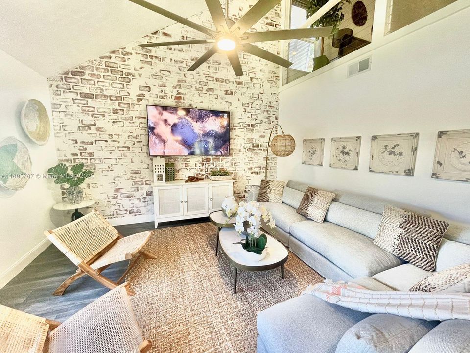 For Rent: $4,500 (3 beds, 2 baths, 1876 Square Feet)