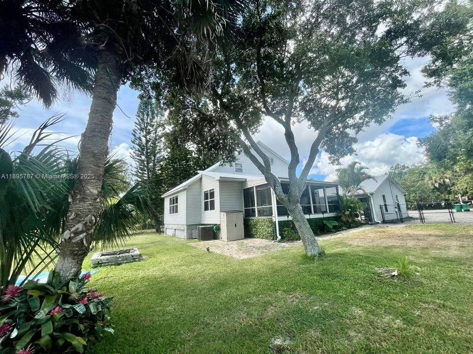 For Rent: $4,500 (3 beds, 2 baths, 1876 Square Feet)