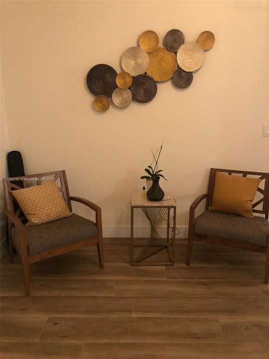 Под контрактом: $4,500 (3 спален, 2 ванн, 1910 Квадратных фут)