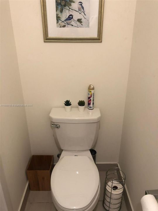 Под контрактом: $4,500 (3 спален, 2 ванн, 1910 Квадратных фут)