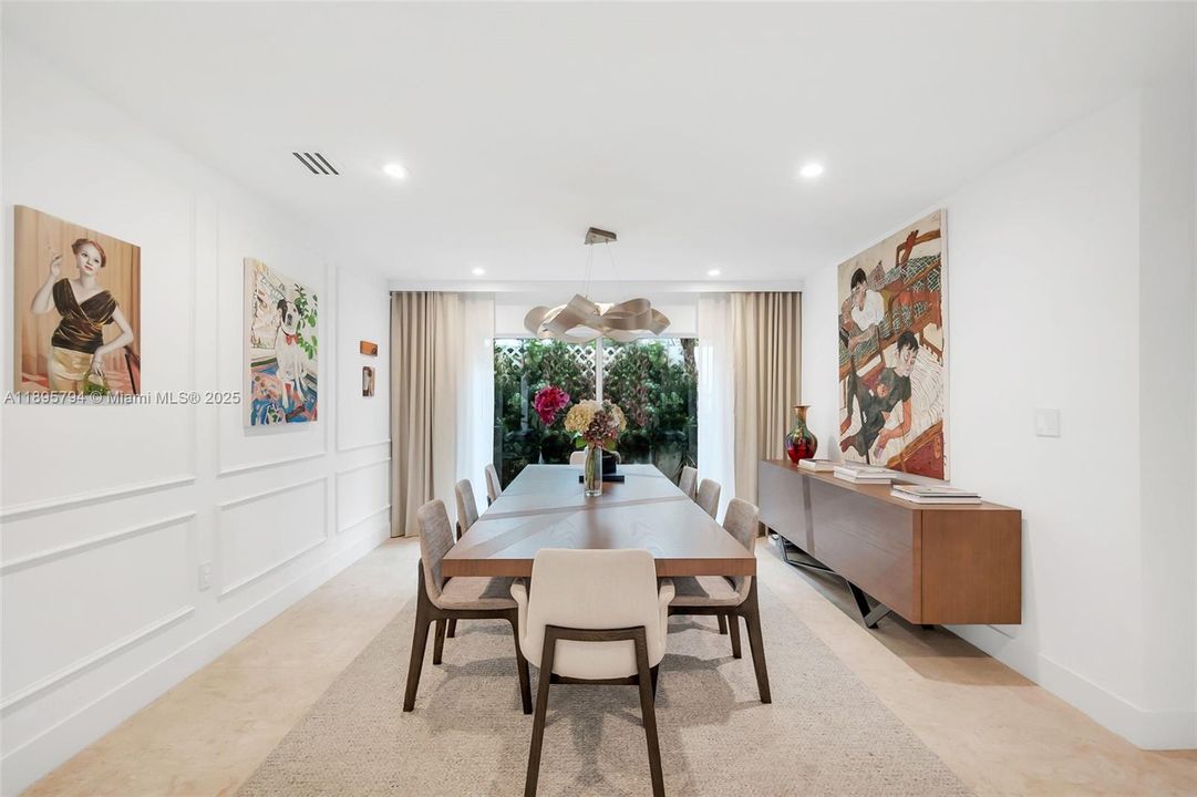 Active With Contract: $4,000,000 (4 beds, 4 baths, 3376 Square Feet)