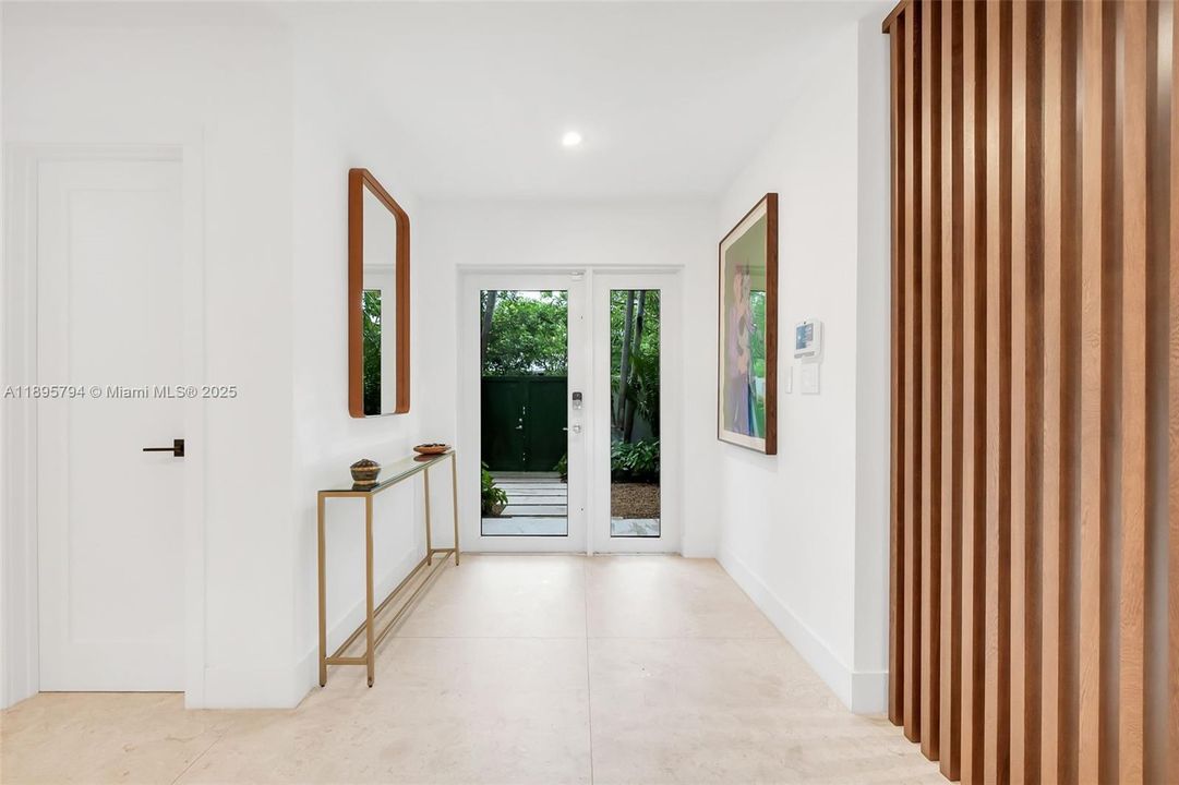 Active With Contract: $4,000,000 (4 beds, 4 baths, 3376 Square Feet)