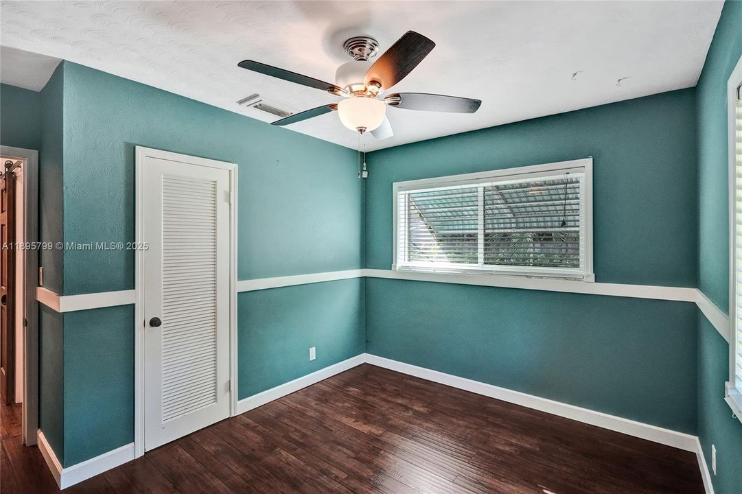 На продажу: $650,000 (3 спален, 1 ванн, 1108 Квадратных фут)