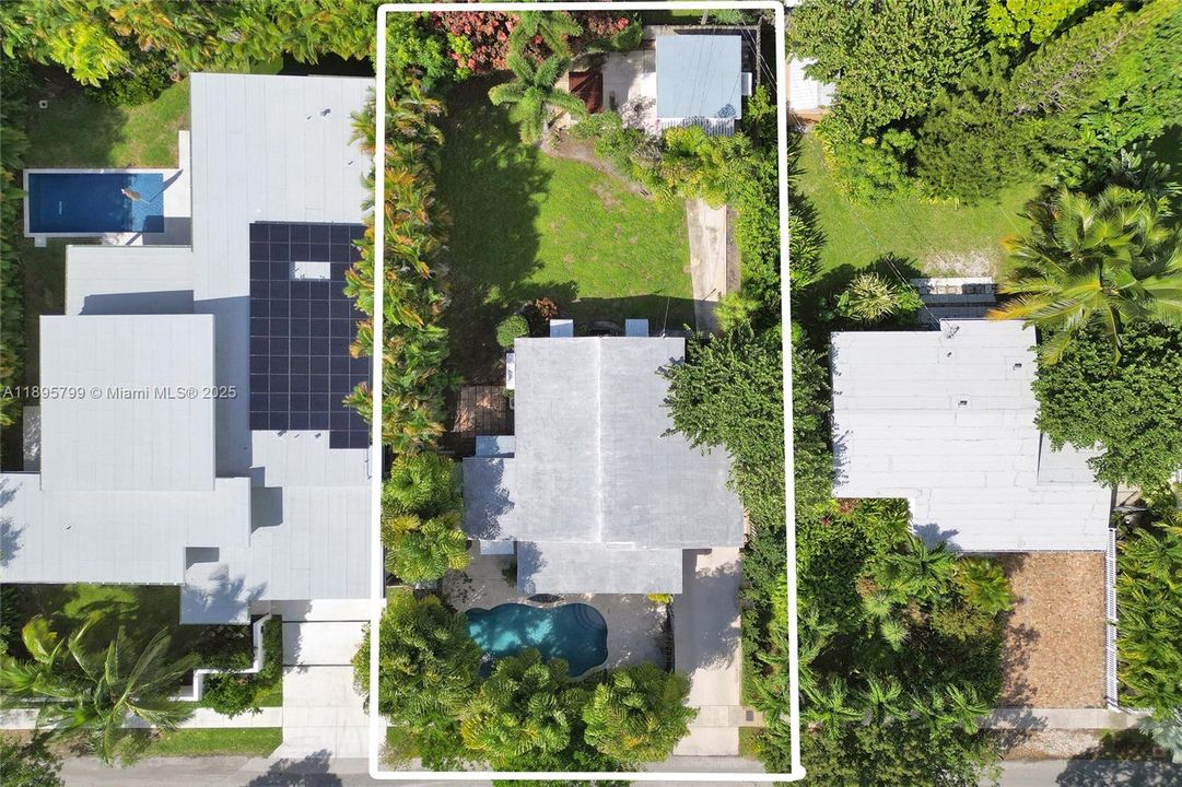 На продажу: $650,000 (3 спален, 1 ванн, 1108 Квадратных фут)