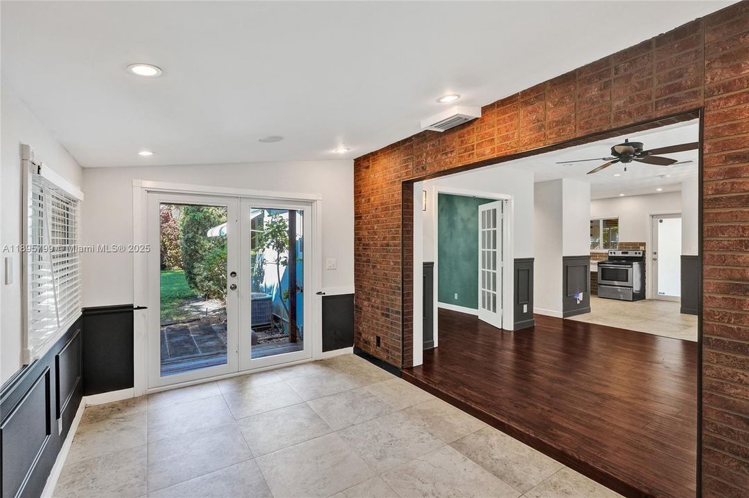 На продажу: $650,000 (3 спален, 1 ванн, 1108 Квадратных фут)