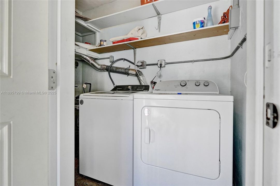 На продажу: $650,000 (3 спален, 1 ванн, 1108 Квадратных фут)