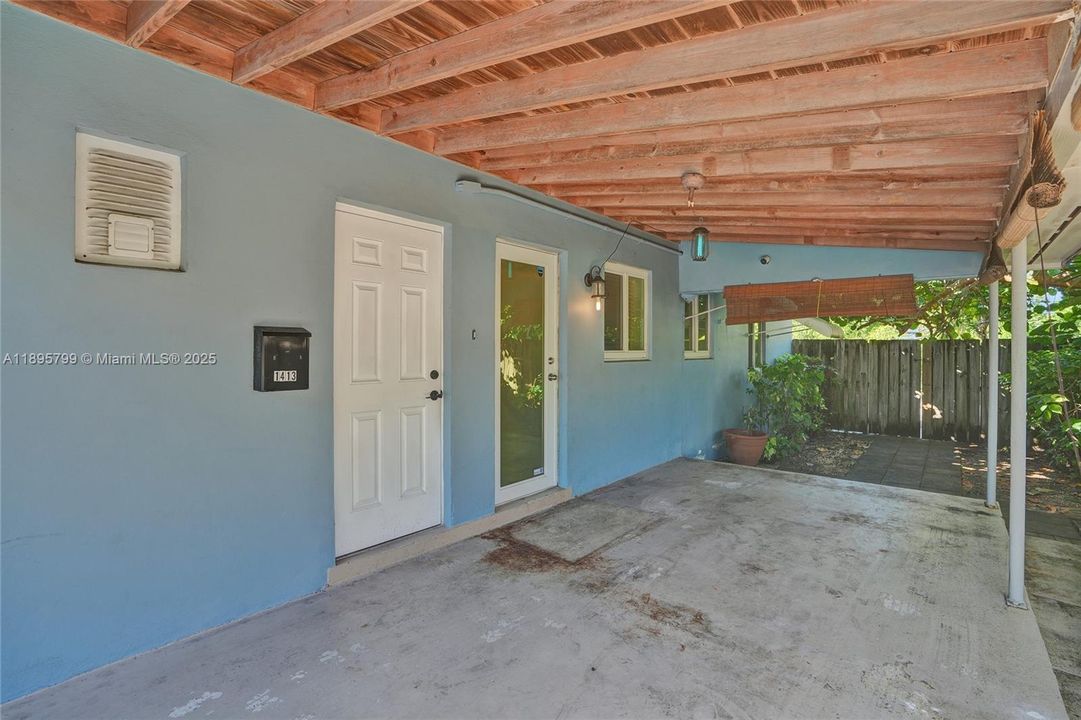 На продажу: $650,000 (3 спален, 1 ванн, 1108 Квадратных фут)