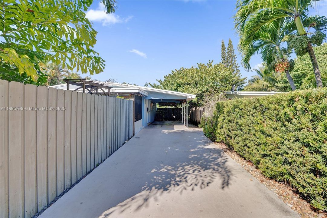 На продажу: $650,000 (3 спален, 1 ванн, 1108 Квадратных фут)