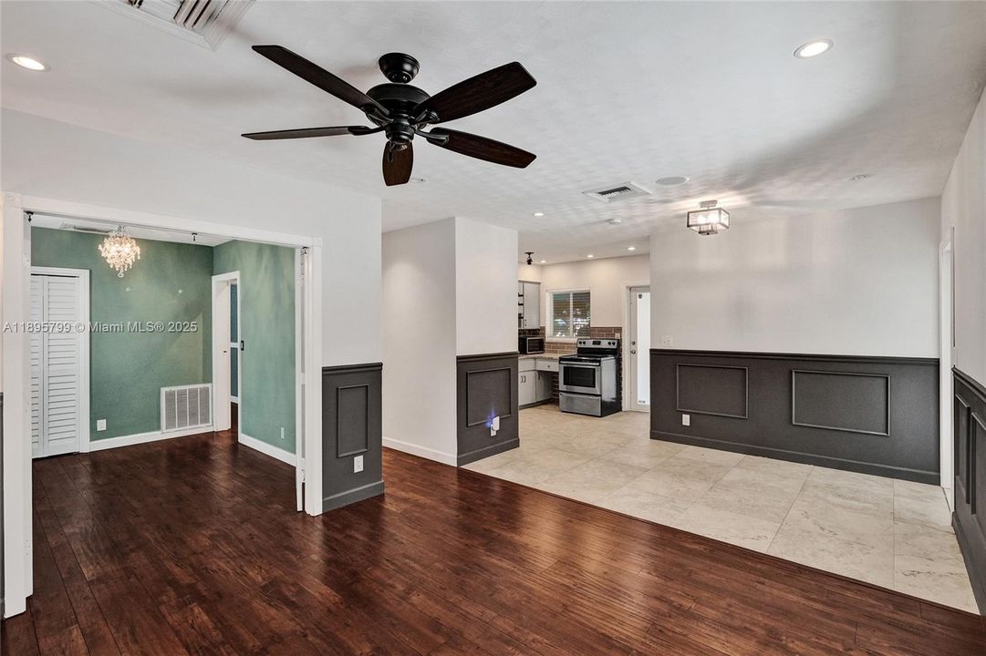 На продажу: $650,000 (3 спален, 1 ванн, 1108 Квадратных фут)