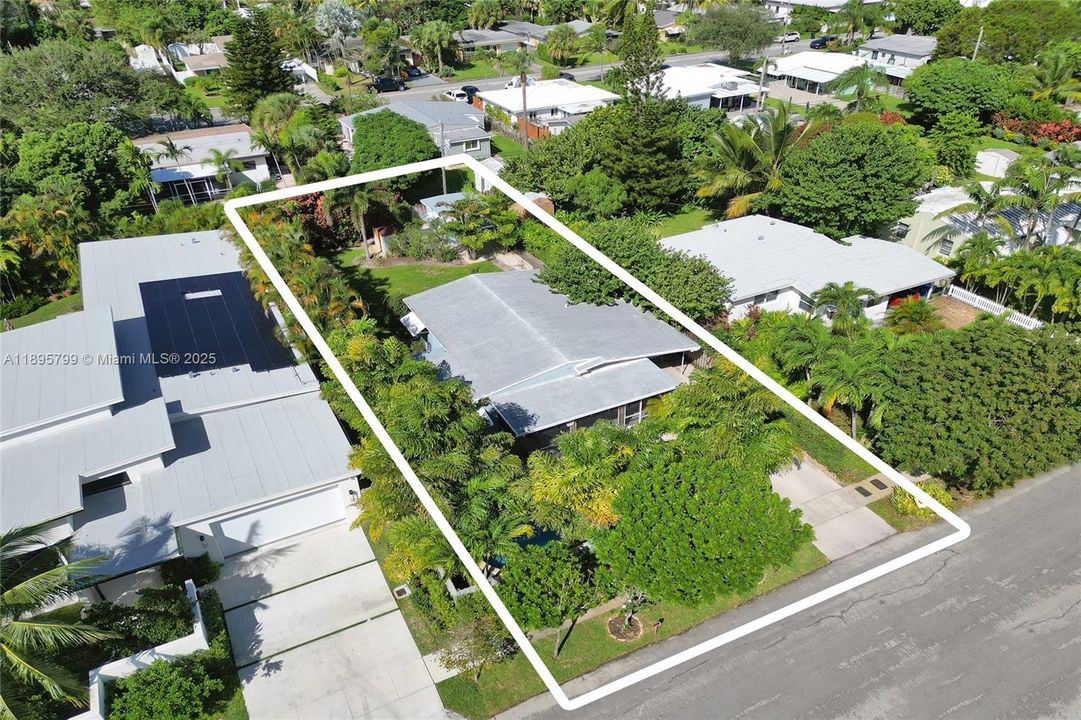 На продажу: $650,000 (3 спален, 1 ванн, 1108 Квадратных фут)