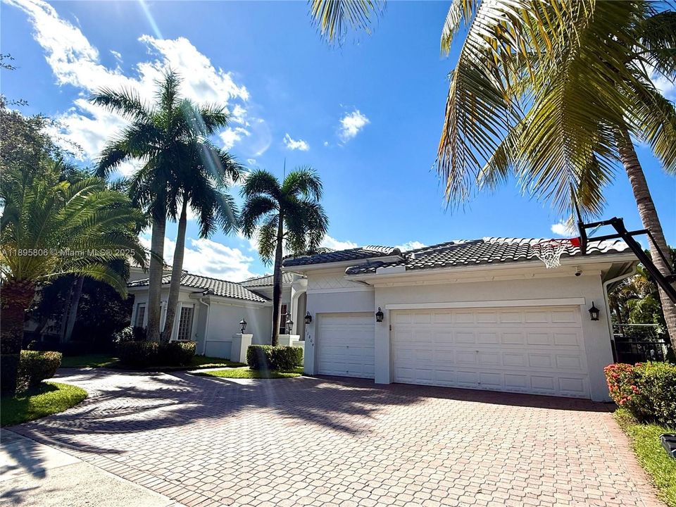 Active With Contract: $1,625,000 (6 beds, 4 baths, 3756 Square Feet)