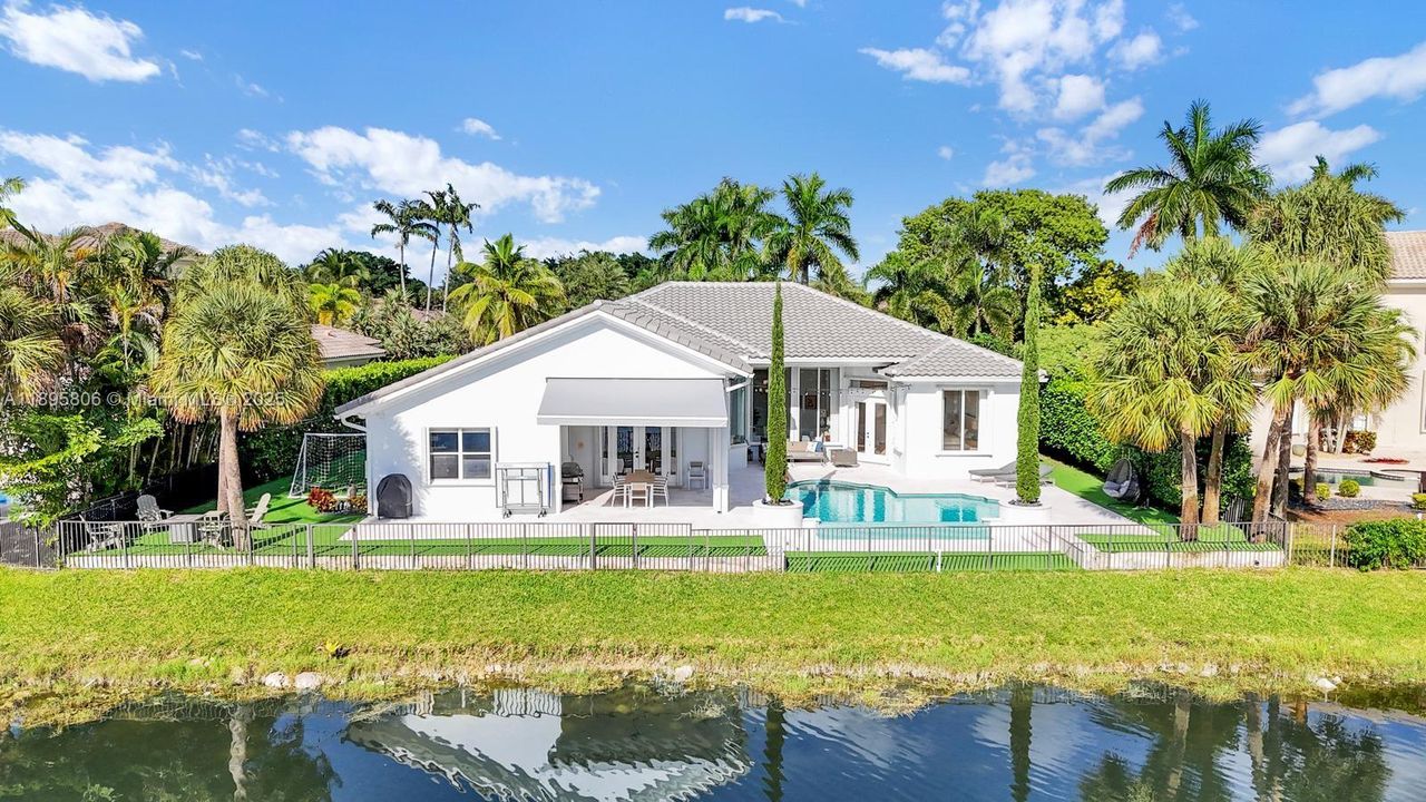 Active With Contract: $1,625,000 (6 beds, 4 baths, 3756 Square Feet)