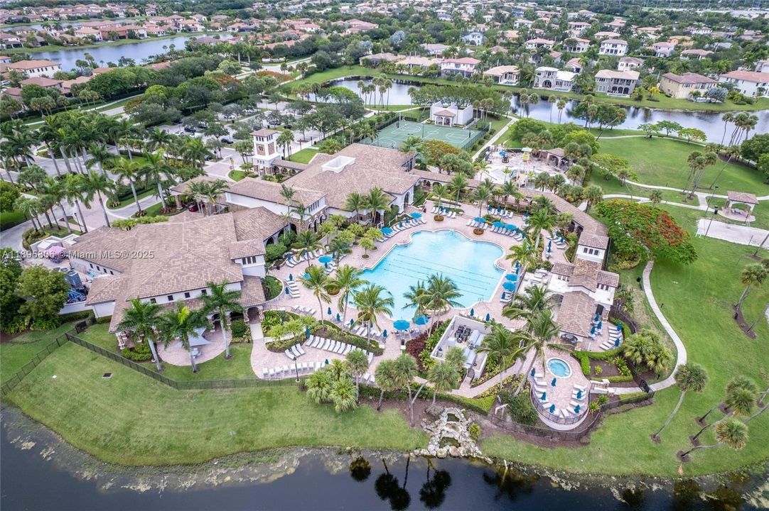 Active With Contract: $1,625,000 (6 beds, 4 baths, 3756 Square Feet)