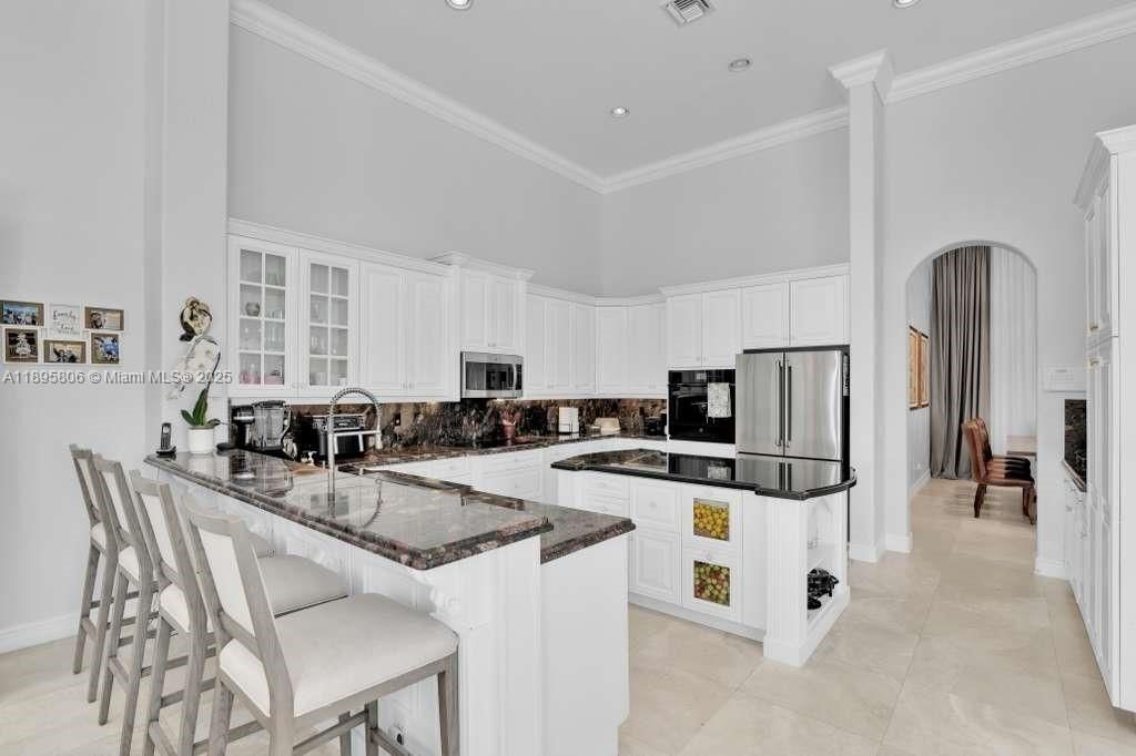 Active With Contract: $1,625,000 (6 beds, 4 baths, 3756 Square Feet)