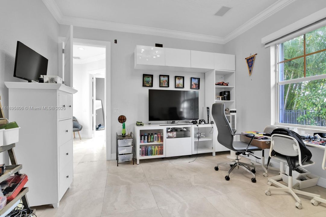 Active With Contract: $1,625,000 (6 beds, 4 baths, 3756 Square Feet)