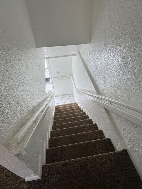 Active With Contract: $2,200 (2 beds, 1 baths, 868 Square Feet)