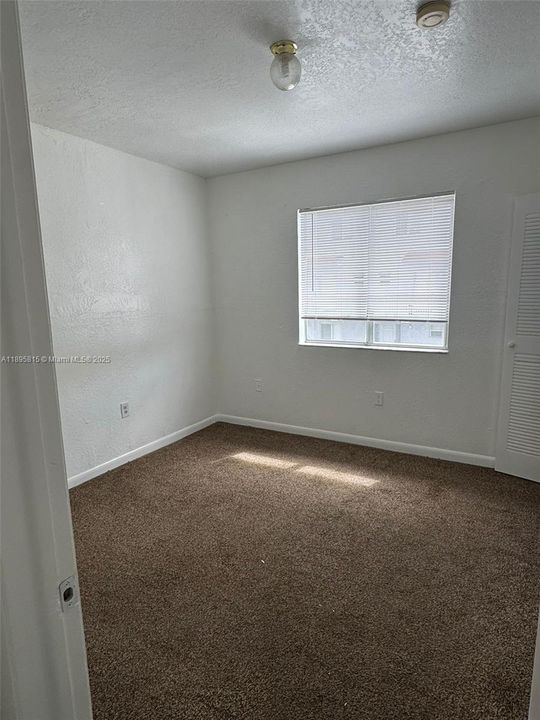 Active With Contract: $2,200 (2 beds, 1 baths, 868 Square Feet)