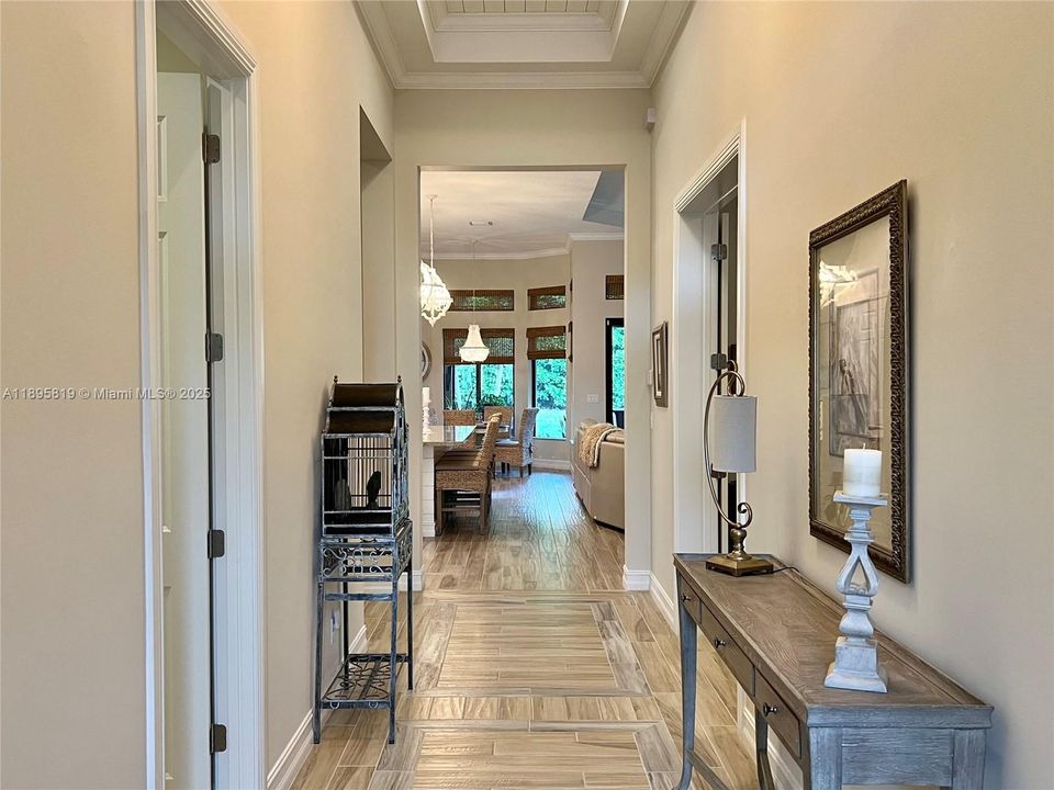 For Sale: $915,000 (2 beds, 2 baths, 2560 Square Feet)