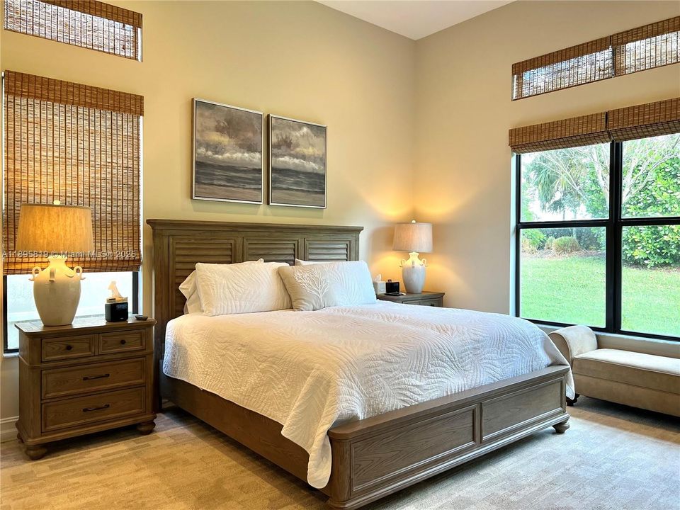 For Sale: $915,000 (2 beds, 2 baths, 2560 Square Feet)