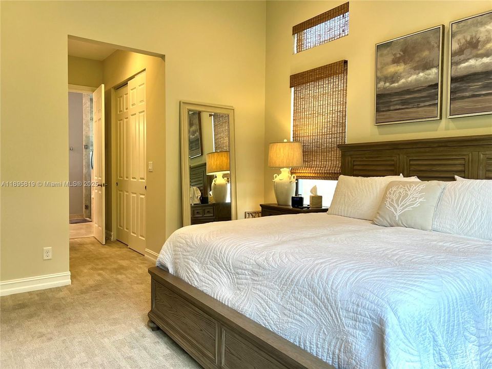 For Sale: $915,000 (2 beds, 2 baths, 2560 Square Feet)