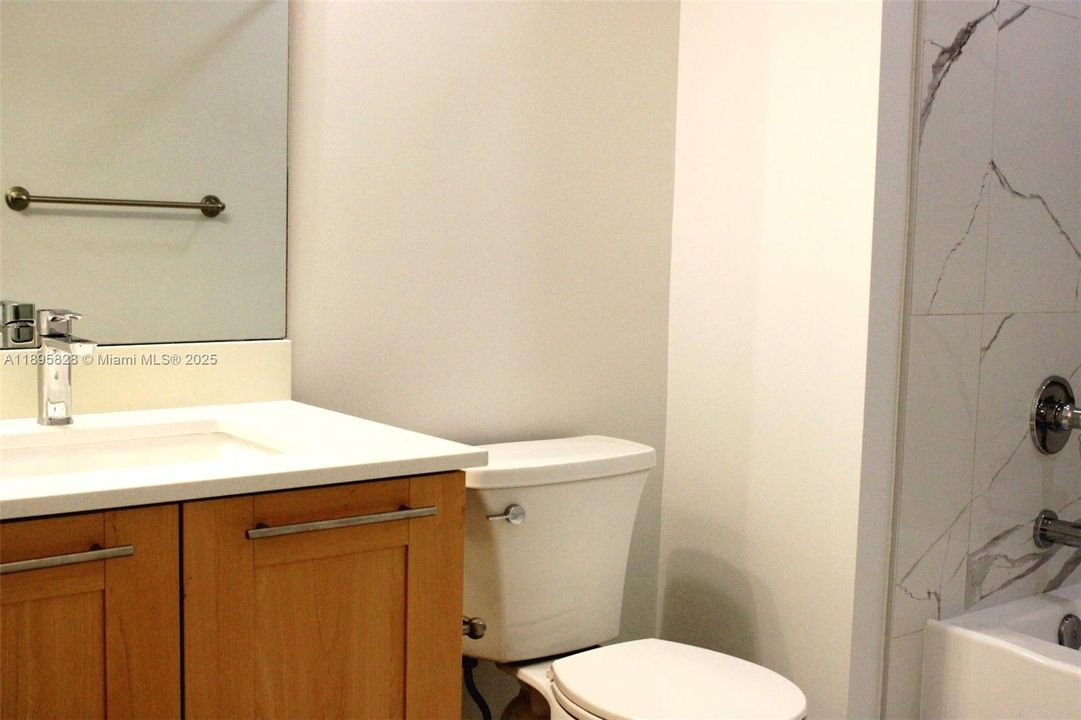 Под контрактом: $3,100 (2 спален, 2 ванн, 1246 Квадратных фут)