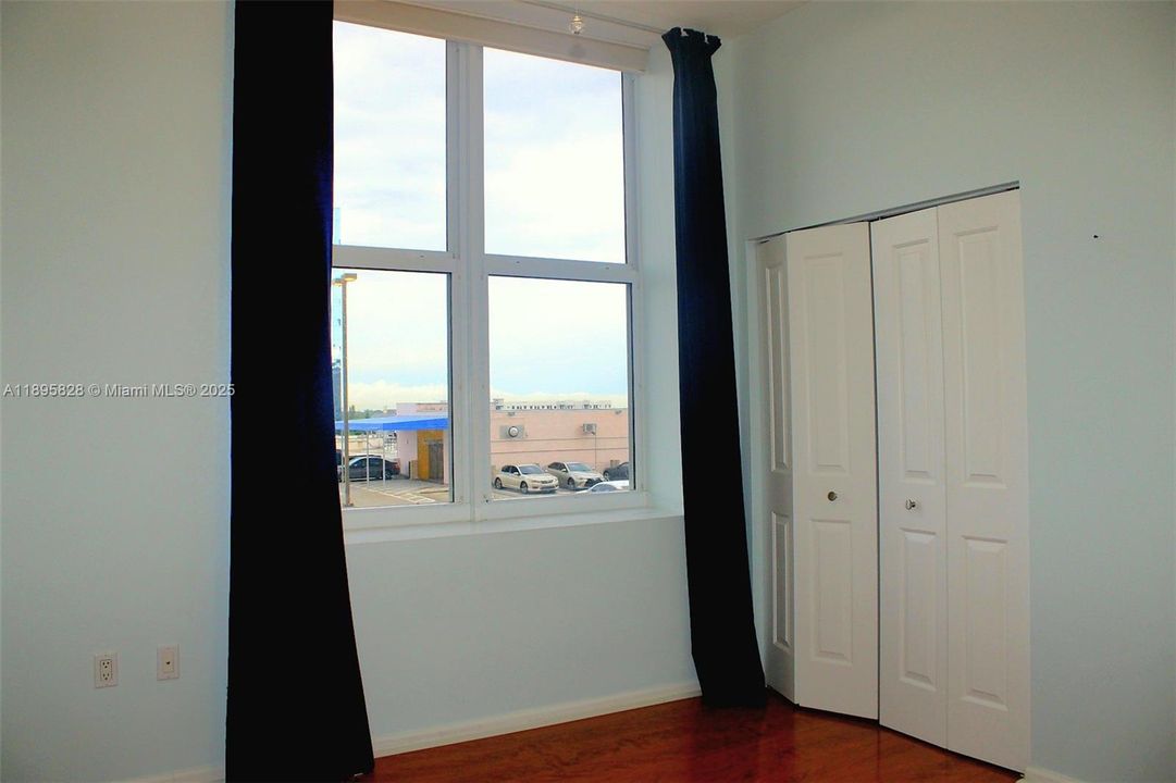 Под контрактом: $3,100 (2 спален, 2 ванн, 1246 Квадратных фут)