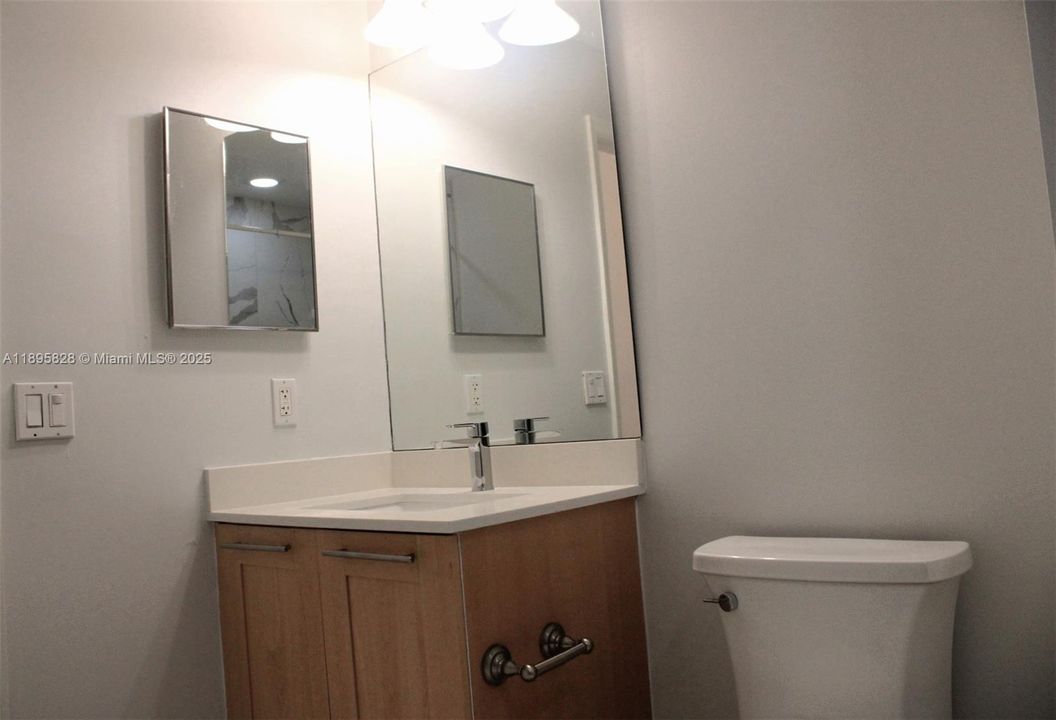 Под контрактом: $3,100 (2 спален, 2 ванн, 1246 Квадратных фут)