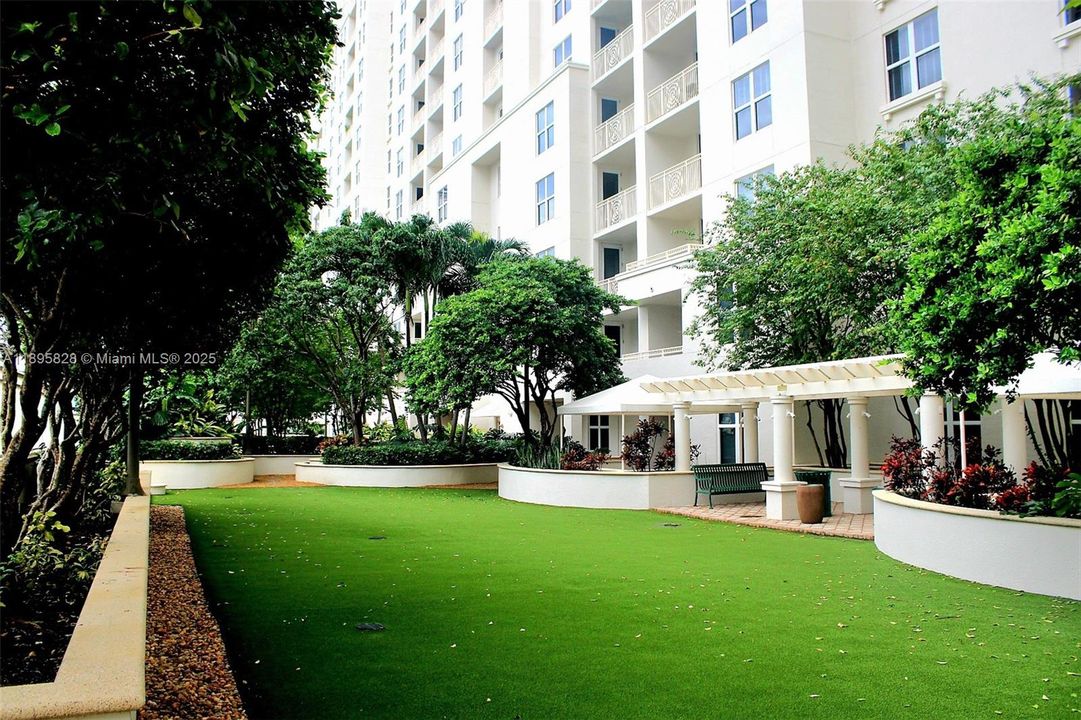 Под контрактом: $3,100 (2 спален, 2 ванн, 1246 Квадратных фут)