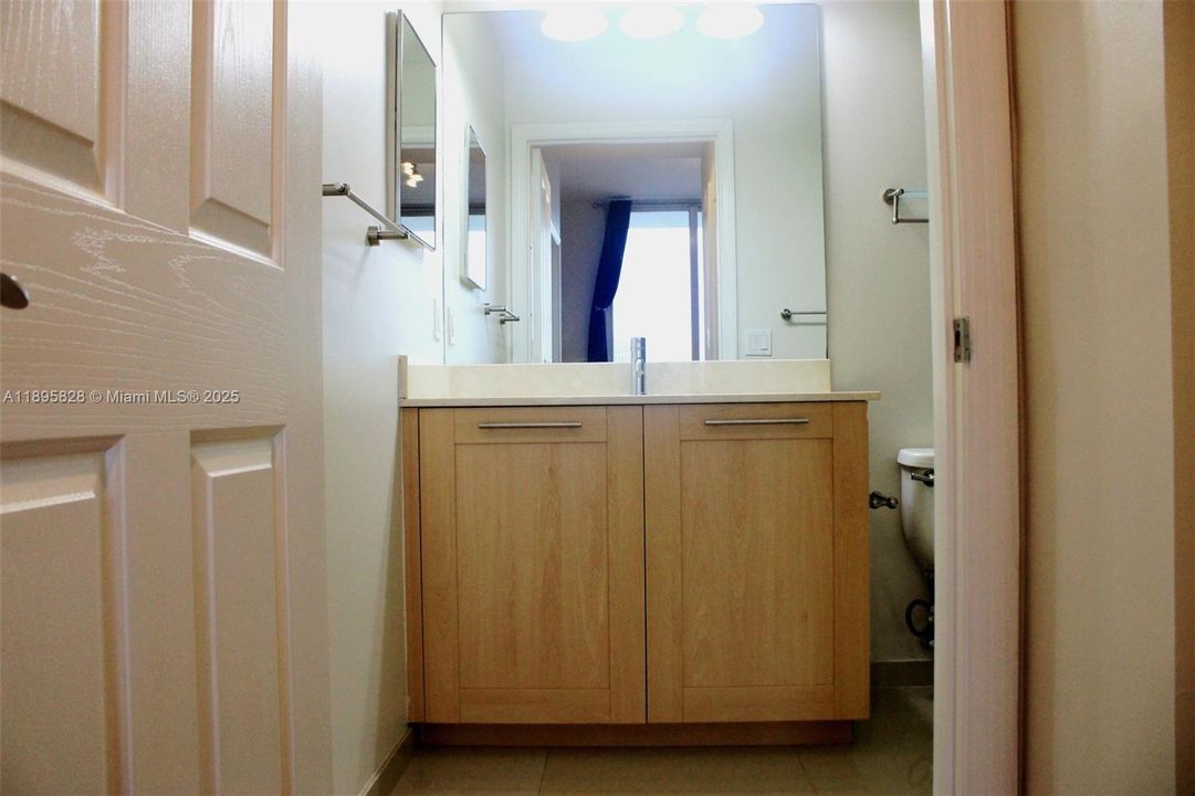 Под контрактом: $3,100 (2 спален, 2 ванн, 1246 Квадратных фут)