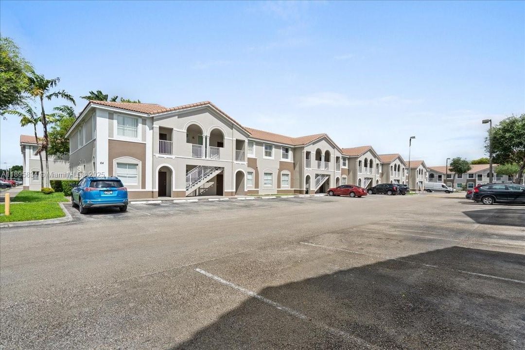 En Venta: $234,500 (3 camas, 2 baños, 1182 Pies cuadrados)