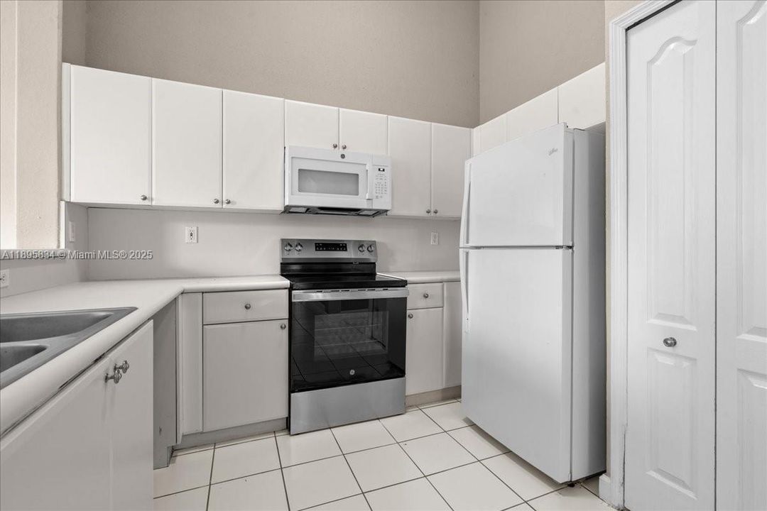 En Venta: $234,500 (3 camas, 2 baños, 1182 Pies cuadrados)