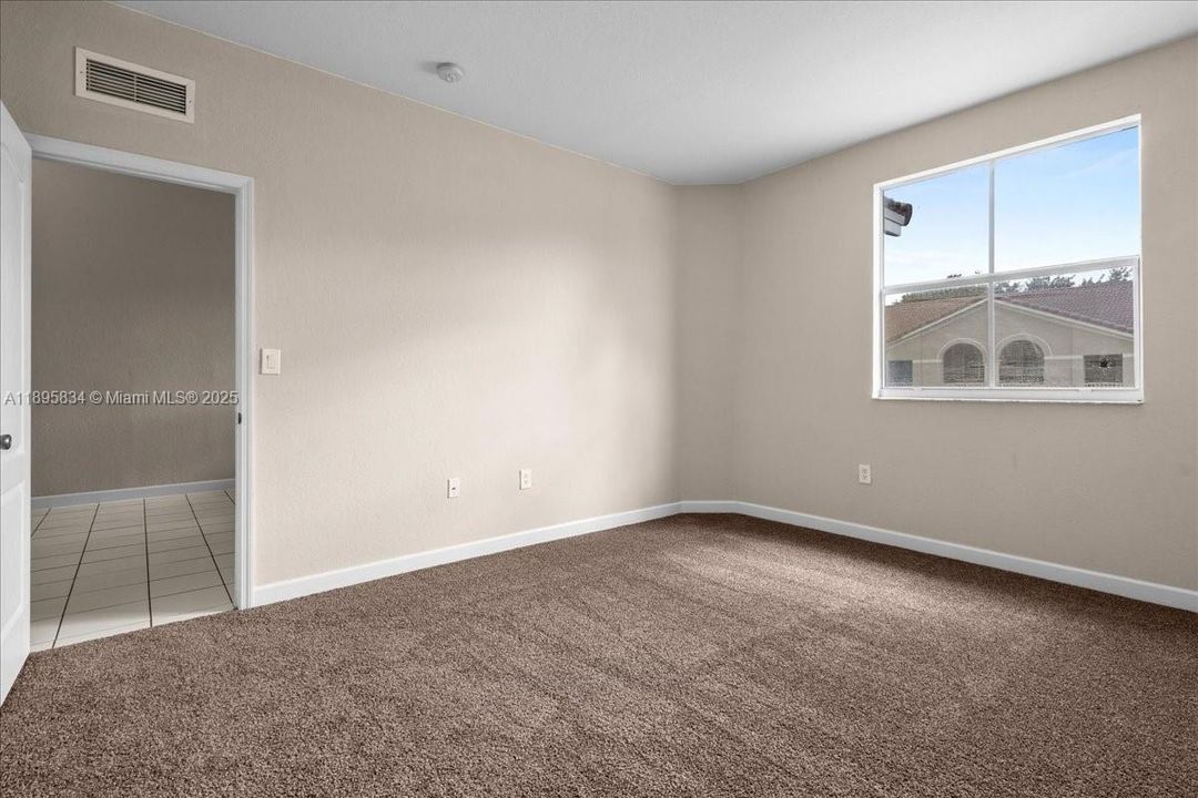 En Venta: $234,500 (3 camas, 2 baños, 1182 Pies cuadrados)