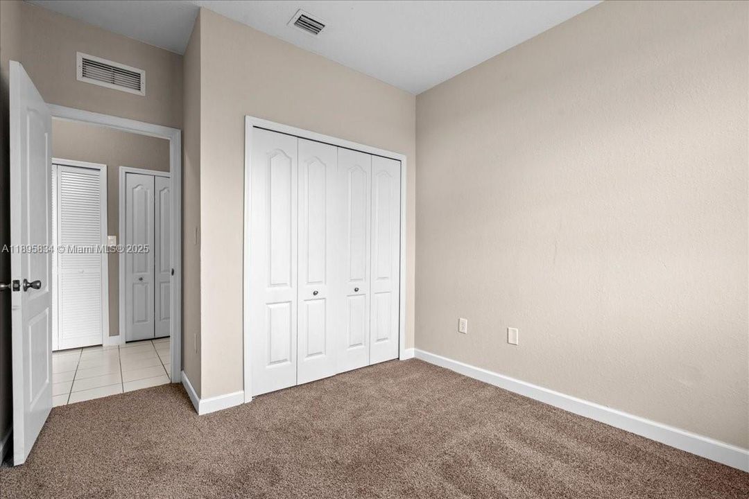 En Venta: $234,500 (3 camas, 2 baños, 1182 Pies cuadrados)