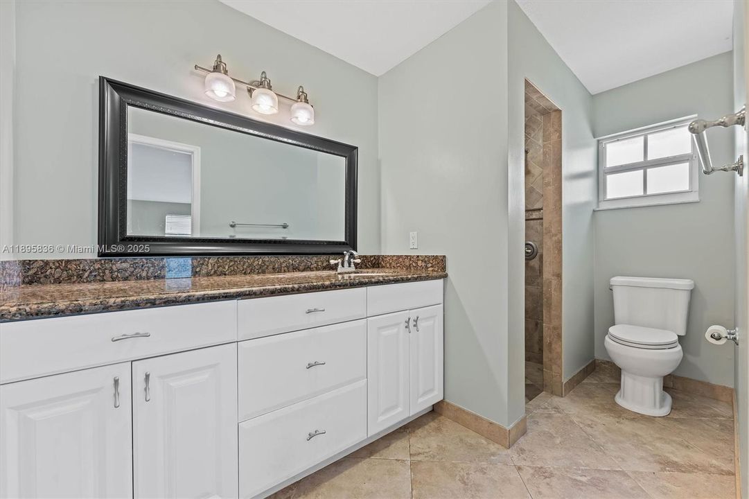 Recently Sold: $650,000 (3 beds, 2 baths, 1887 Square Feet)